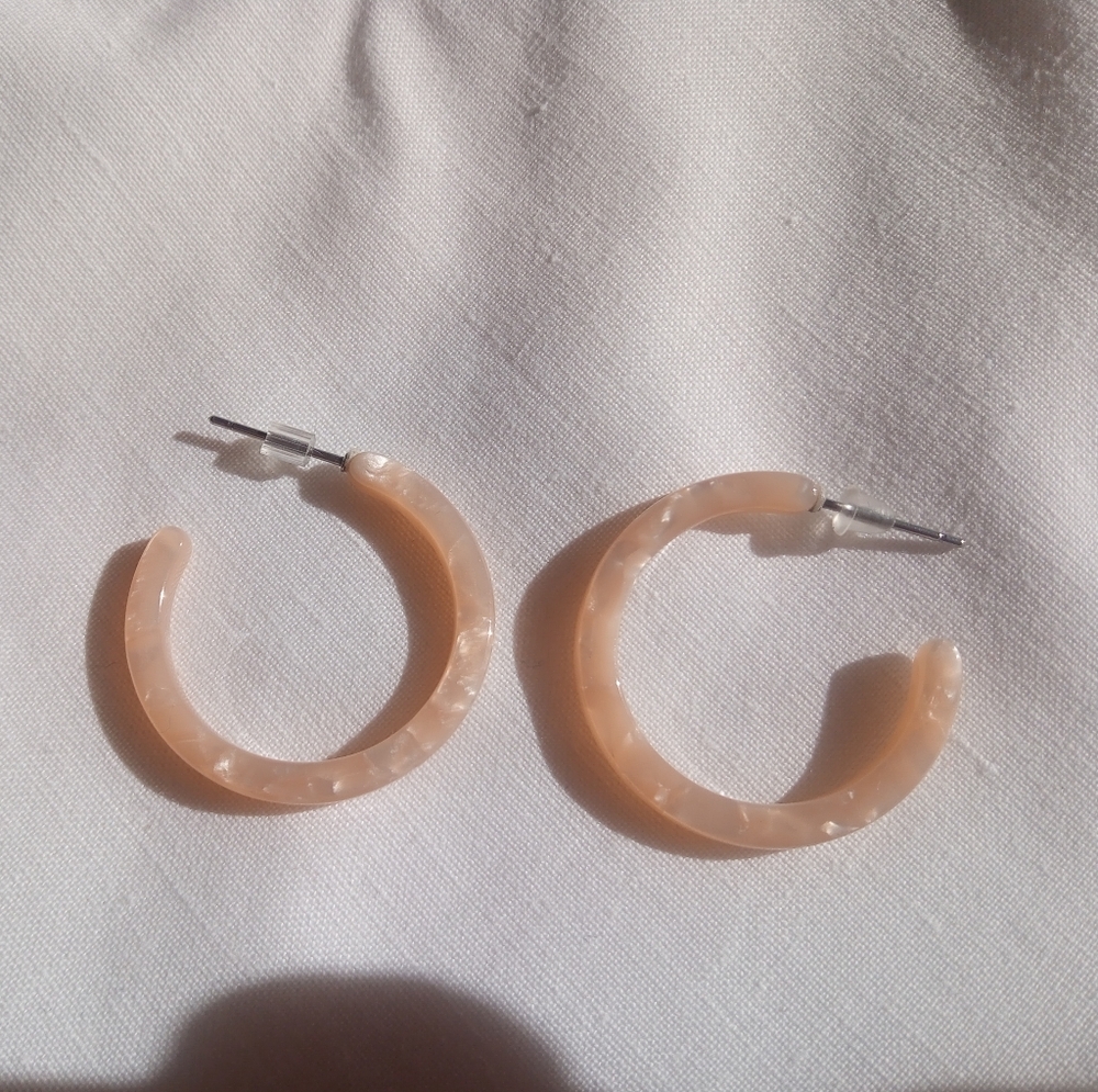 Elegant Peach With Flecks Of Gold Hoop Earrings